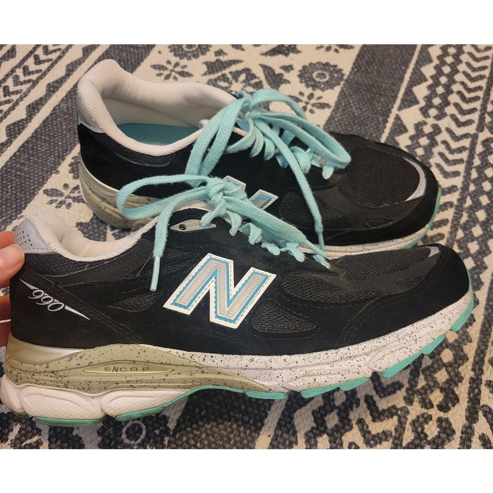 New Balance Women's Black and Mint Sneakers 990 size 8
